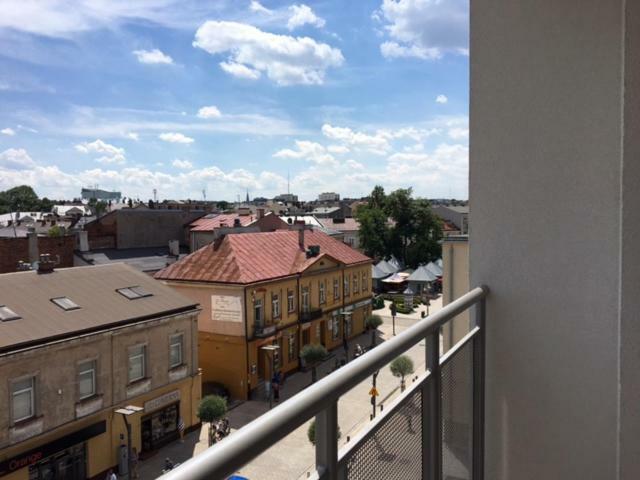 Family & Business Elegant Apartments Rynek Centrum Downtown - 2 Bedroom, Balcony, Parking Келце Екстериор снимка