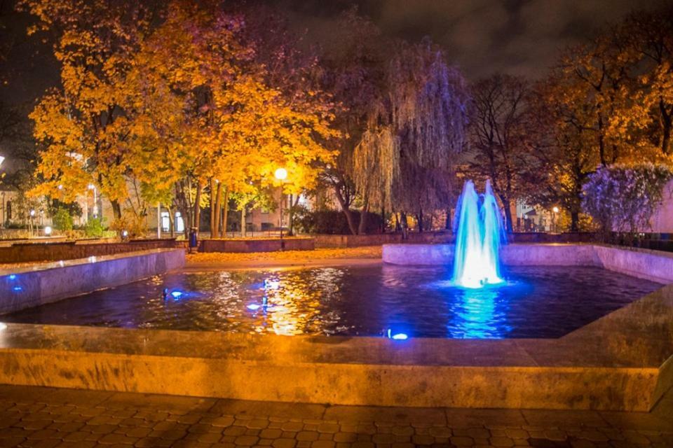 Family & Business Elegant Apartments Rynek Centrum Downtown - 2 Bedroom, Balcony, Parking Келце Екстериор снимка