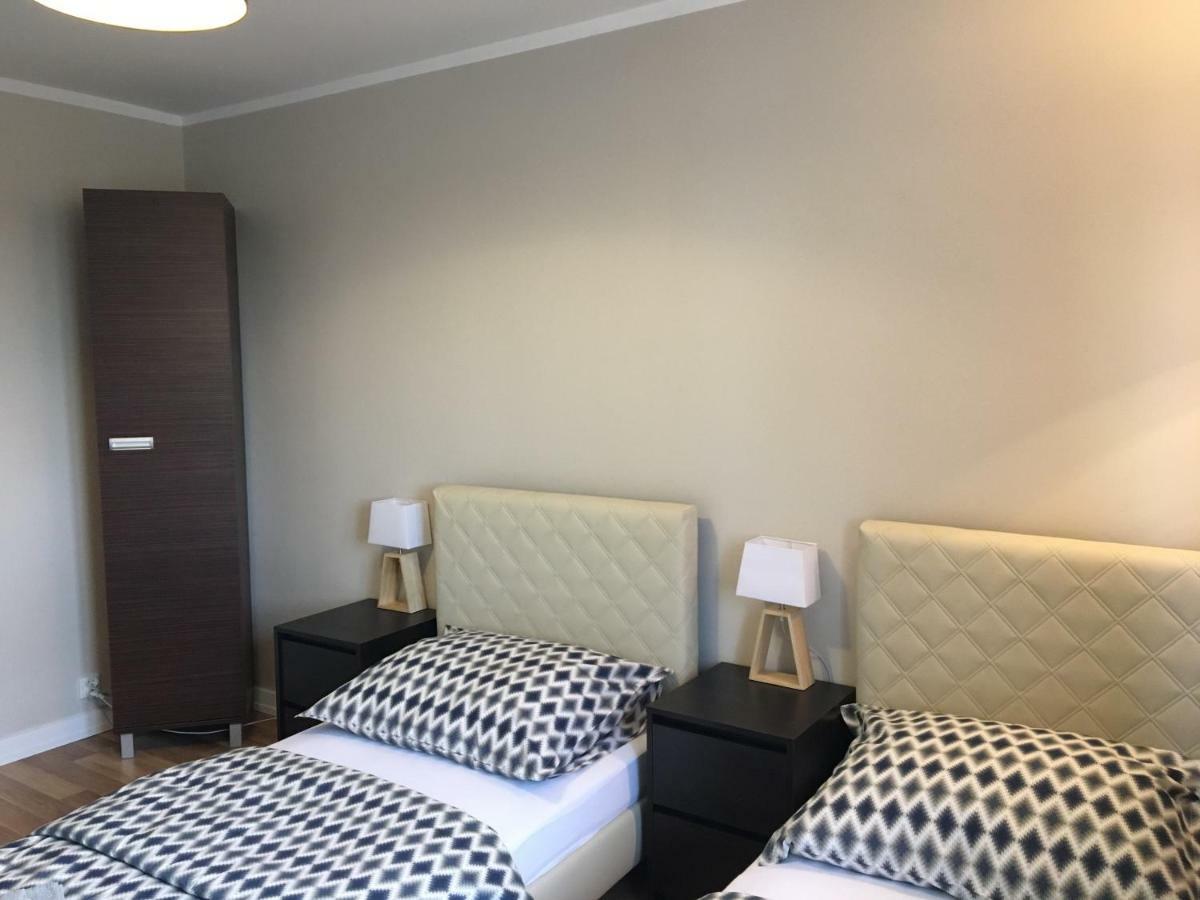 Family & Business Elegant Apartments Rynek Centrum Downtown - 2 Bedroom, Balcony, Parking Келце Екстериор снимка