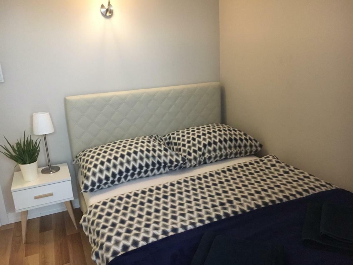 Family & Business Elegant Apartments Rynek Centrum Downtown - 2 Bedroom, Balcony, Parking Келце Екстериор снимка