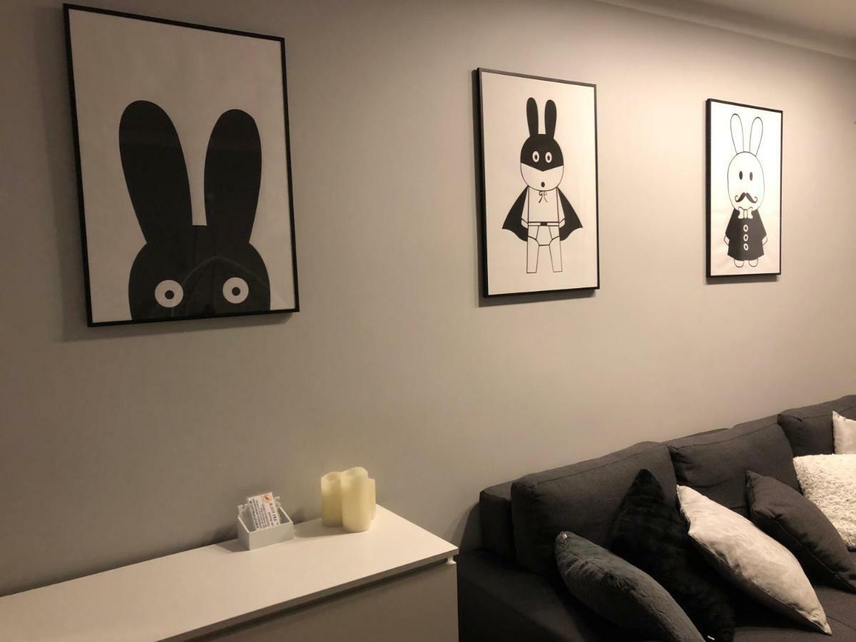 Family & Business Elegant Apartments Rynek Centrum Downtown - 2 Bedroom, Balcony, Parking Келце Екстериор снимка